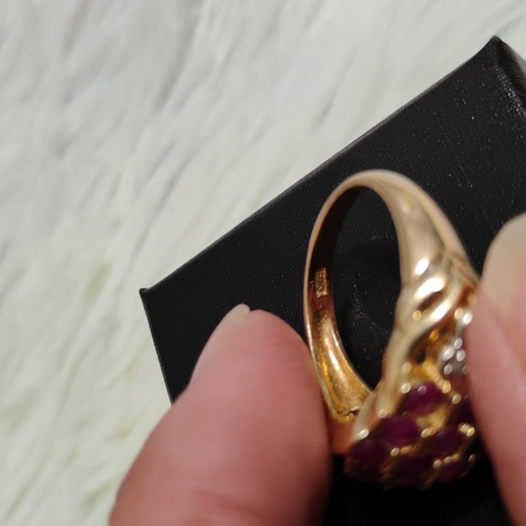 Auth 10k Solid Gold 19 Genuine Ruby Cluster & 6 Genuine Diamonds Ring Sz.7 - Picture 11 of 16